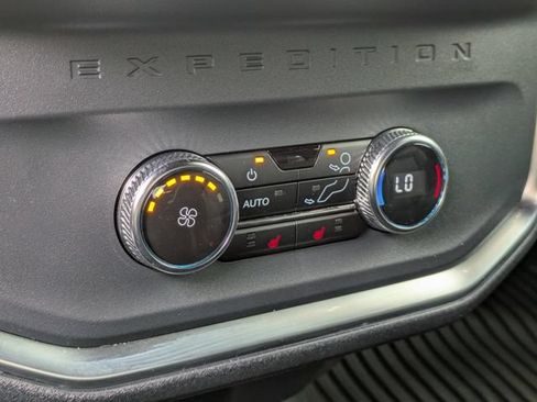 Used 2025 Ford Expedition Tremor AWD/4WD image 18