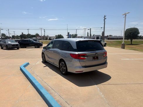 Used 2023 Honda Odyssey Elite image 8