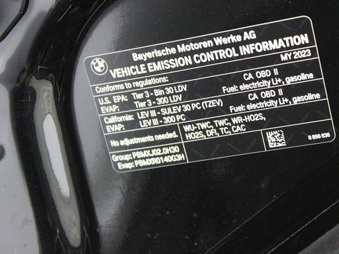 Used 2023 BMW 530e w/ M Sport Package image 35