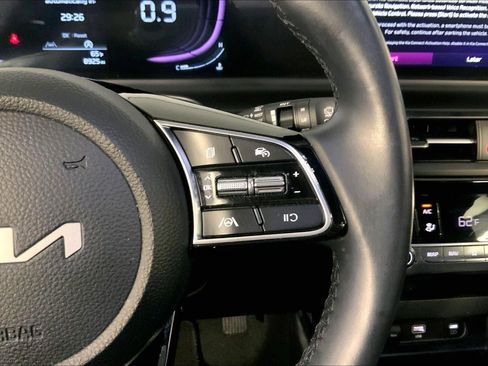 Certified 2025 Kia Seltos S FWD image 19