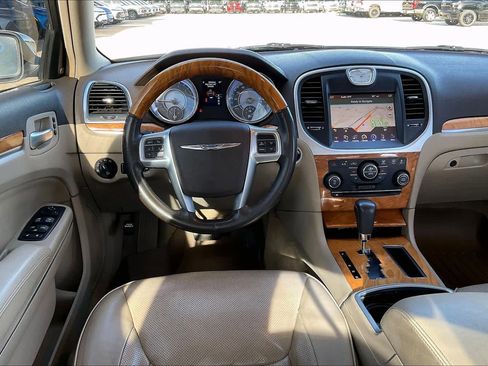 Used 2013 Chrysler 300 C image 7