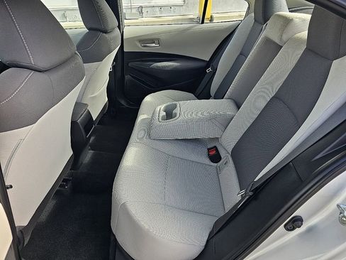 Used 2021 Toyota Corolla LE image 21