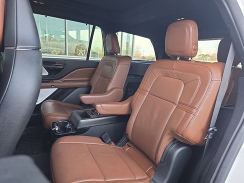 Used 2020 Lincoln Aviator Reserve w/ Equipment Group 202A image 33