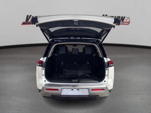 Used 2023 Nissan Pathfinder SL w/ Black Appearance Package image 11