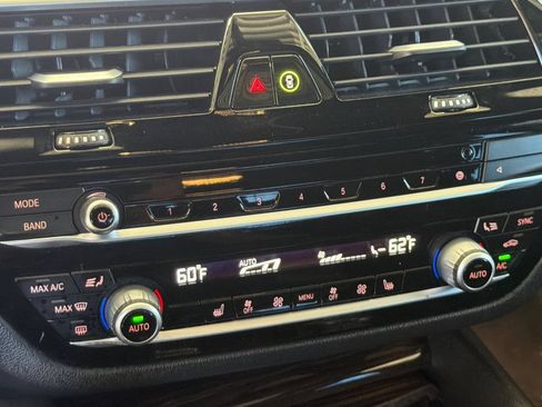 Used 2021 BMW 530i w/ Convenience Package RWD image 21