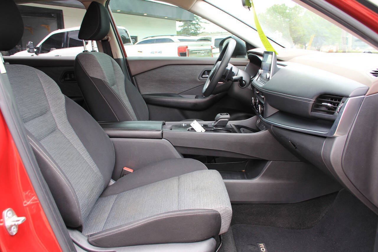 Used 2021 Nissan Rogue S FWD image 12