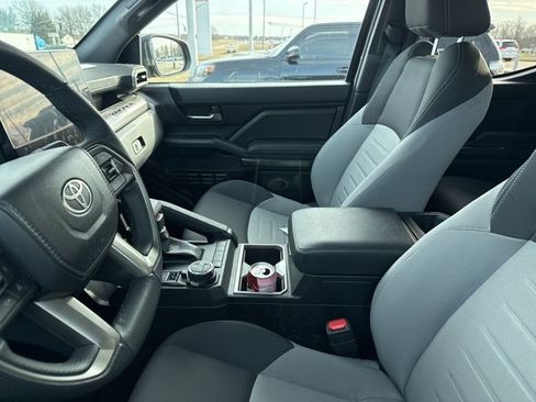 Used 2025 Toyota Tacoma TRD Off-Road image 3