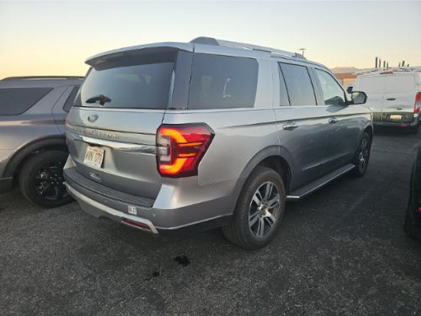 Used 2023 Ford Expedition Limited RWD image 2