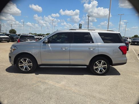 Used 2022 Ford Expedition XLT RWD image 6