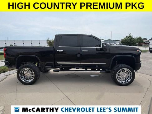 Used 2025 Chevrolet Silverado 2500 High Country w/ High Country Premium Package AWD/4WD image 17