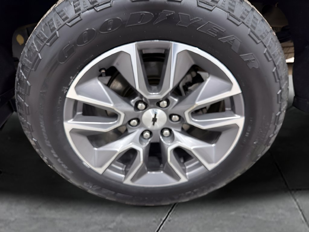 Used 2019 Chevrolet Silverado 1500 RST AWD/4WD image 16
