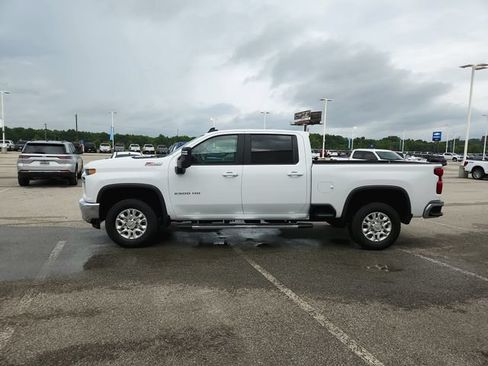 Used 2023 Chevrolet Silverado 2500 LT w/ Convenience Package AWD/4WD image 4