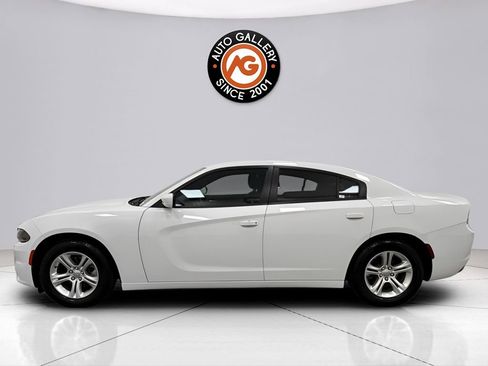 Used 2022 Dodge Charger SXT RWD image 4
