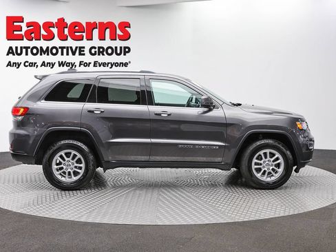 Used 2020 Jeep Grand Cherokee Laredo AWD/4WD image 3