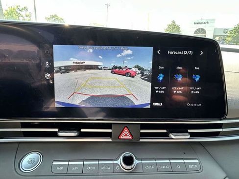 Used 2024 Hyundai Elantra SEL w/ Convenience Package FWD image 16