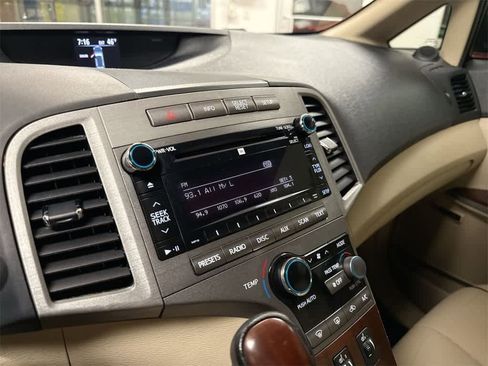 Used 2012 Toyota Venza XLE image 32