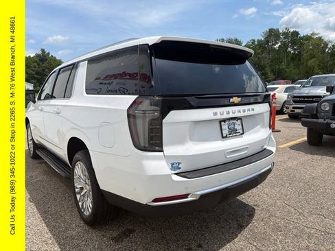 Used 2025 Chevrolet Suburban LT w/ Comfort Package AWD/4WD image 10