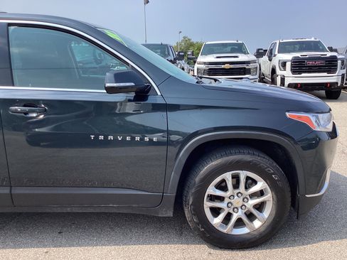 Used 2020 Chevrolet Traverse LT image 8