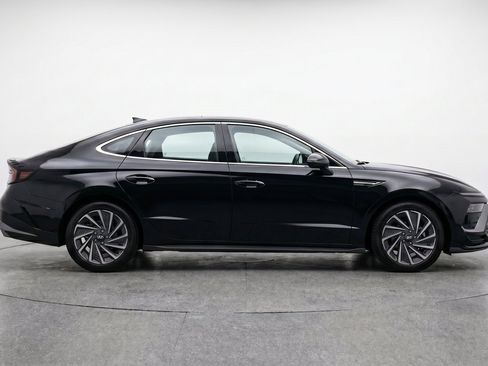 Used 2025 Hyundai Sonata SEL FWD image 11