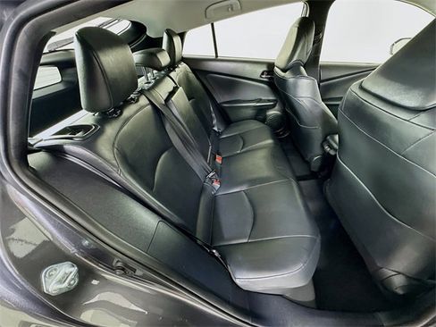 Used 2021 Toyota Prius XLE image 6