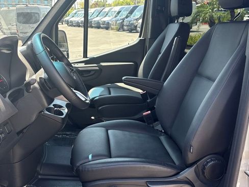 Certified 2025 Mercedes-Benz Sprinter 2500 image 8