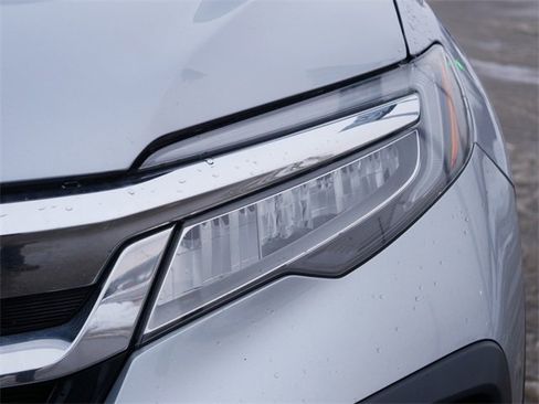 Used 2019 Honda Pilot Touring image 10