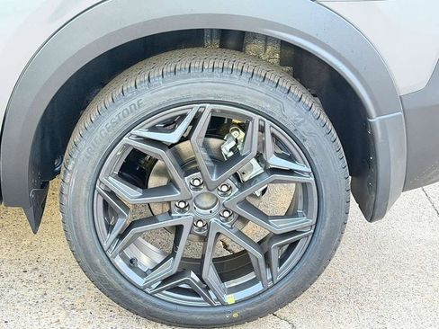 New 2026 Nissan Kicks SR FWD image 24