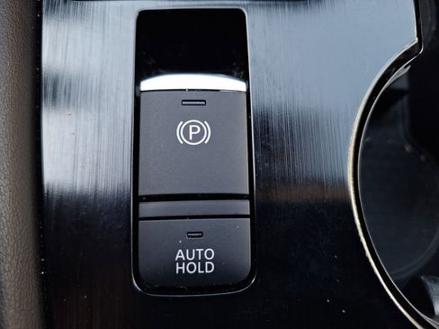 Used 2023 Nissan Rogue SL image 25