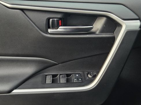 Used 2022 Toyota RAV4 XLE image 24