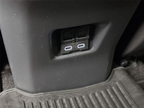 Certified 2025 Toyota RAV4 XLE image 31