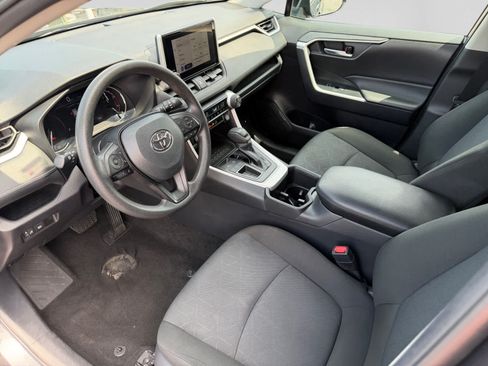 Used 2025 Toyota RAV4 XLE FWD image 10