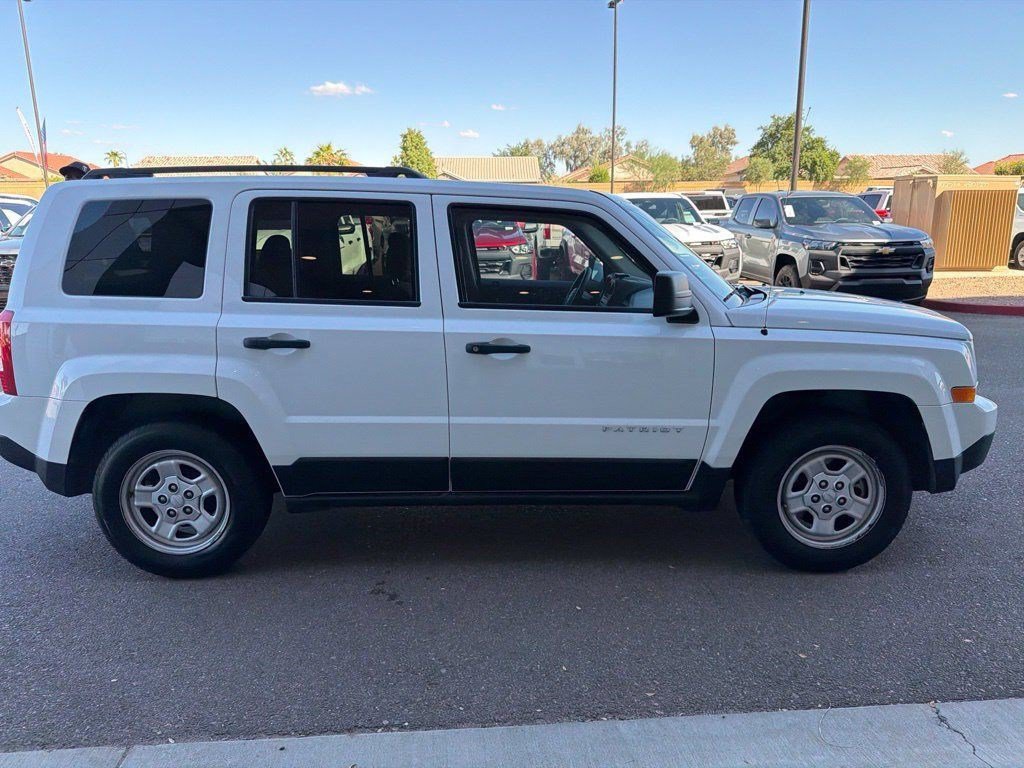 Used 2017 Jeep Patriot Sport FWD image 5