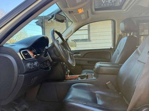 Used 2013 Chevrolet Avalanche LTZ image 10