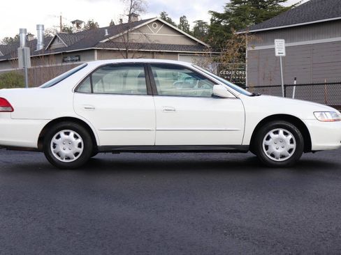 Used 2001 Honda Accord LX image 10