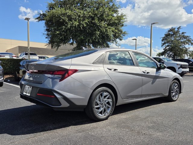 Used 2024 Hyundai Elantra SEL FWD image 6