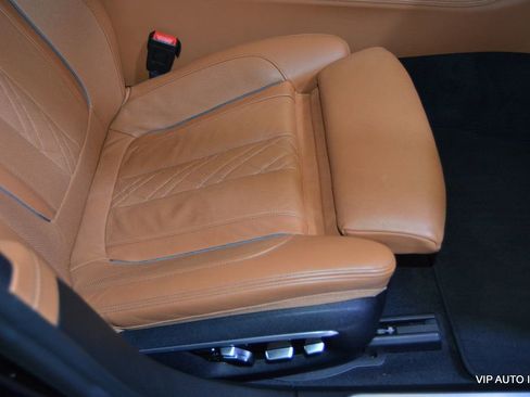 Used 2017 BMW M760i xDrive image 22