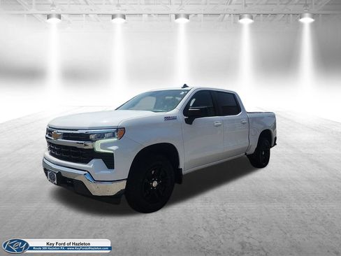 Used 2022 Chevrolet Silverado 1500 LT w/ Z71 Off-Road Package AWD/4WD image 7