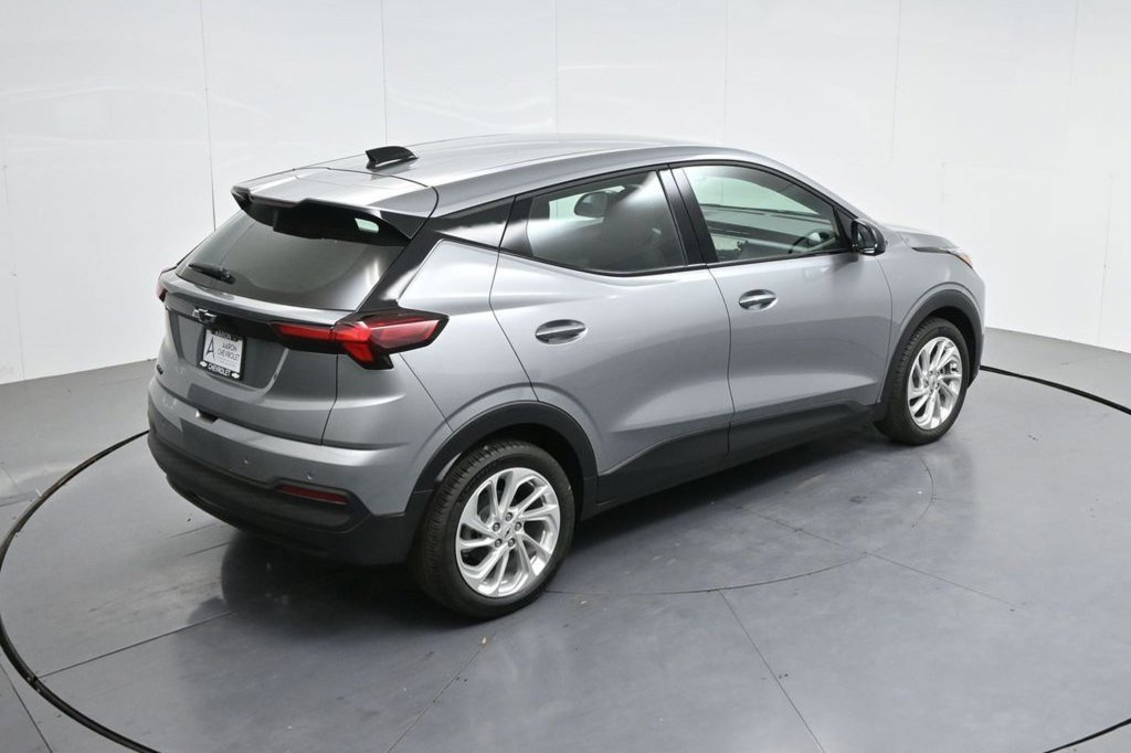 Used 2027 Chevrolet Bolt LT w/ Comfort Package FWD image 57