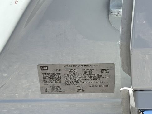 Used 2023 Chevrolet Traverse Premier w/ LPO, Floor Liner Package FWD image 17