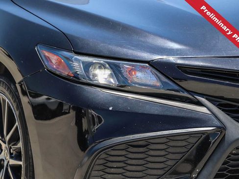Used 2021 Toyota Camry SE FWD image 4