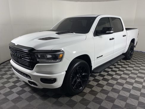 Used 2024 RAM 1500 Laramie AWD/4WD image 12