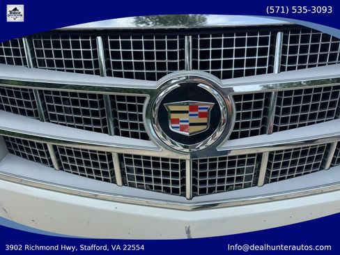 Used 2011 Cadillac Escalade ESV Platinum AWD/4WD image 13
