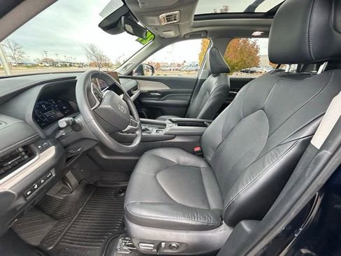 Used 2024 Toyota Grand Highlander AWD Hybrid image 18