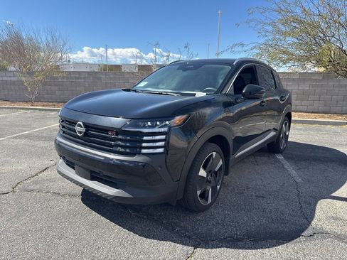 Used 2025 Nissan Kicks SR image 1