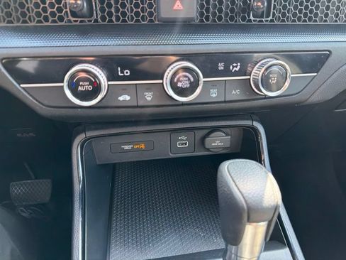 Used 2024 Honda CR-V LX image 16