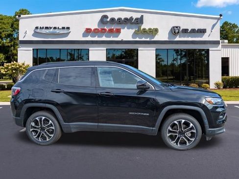 Used 2022 Jeep Compass Limited AWD/4WD image 3
