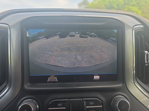 Used 2022 Chevrolet Silverado 1500 LT RWD image 17