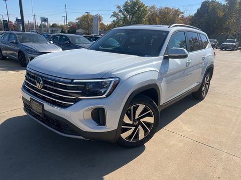 New 2026 Volkswagen Atlas SE image 3