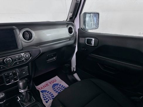 Certified 2022 Jeep Wrangler Unlimited Sahara w/ Cold Weather Group image 35