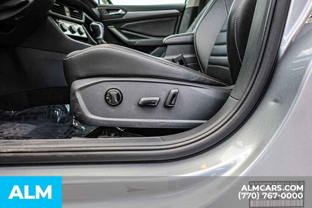 Used 2024 Volkswagen Jetta SE FWD image 22